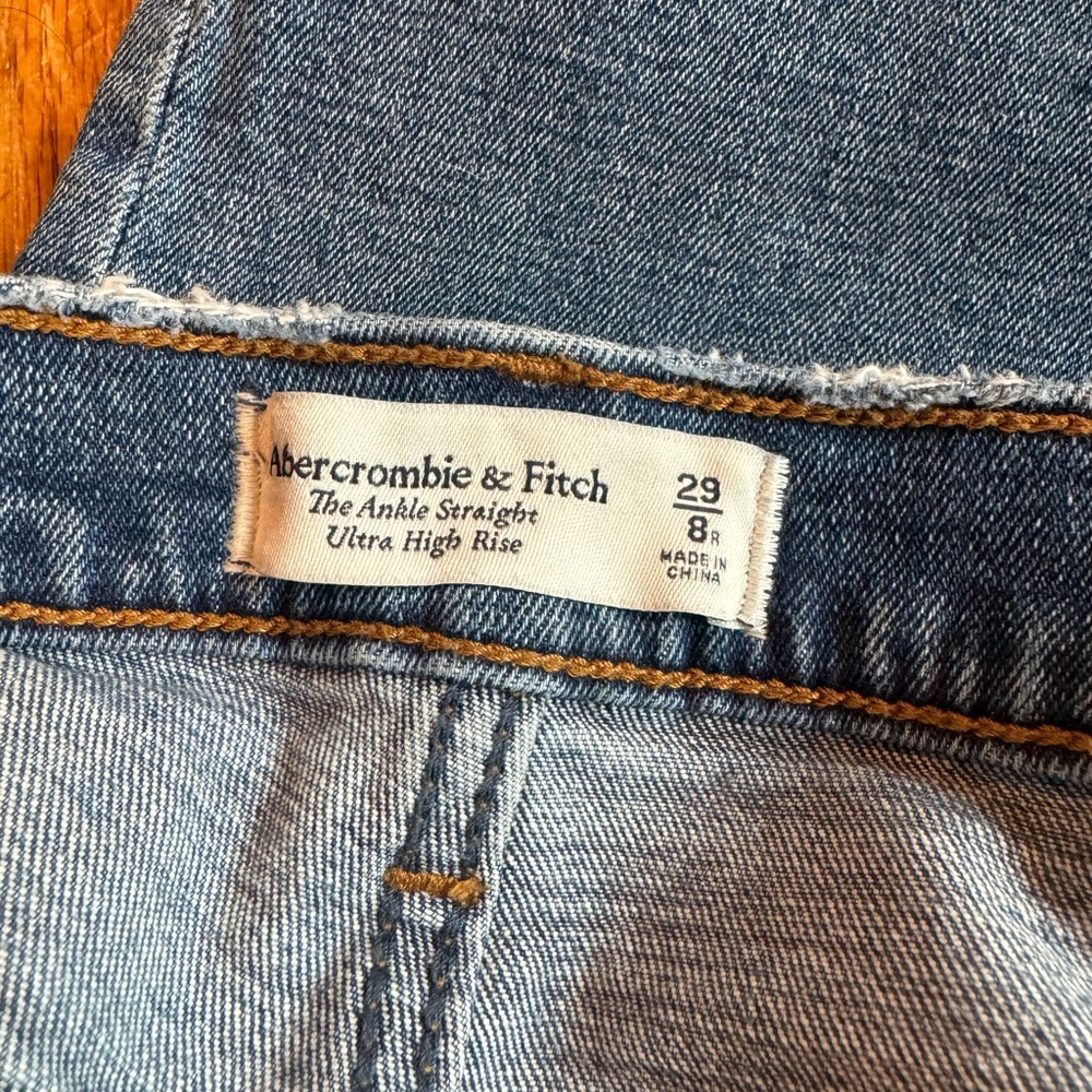 Abercrombie & Fitch The Ankle Straight Ultra High Rise